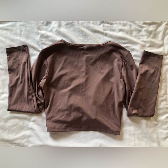 Brown Cropped Long Sleeve Athletic Top - Picture 2 of 3